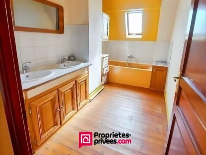 Maison, 216 m²