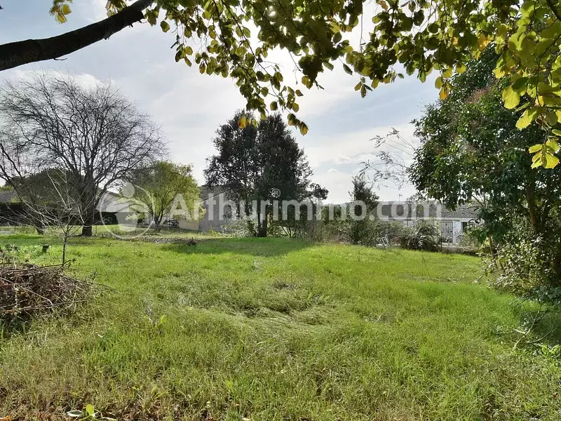 Terrain, 670 m²