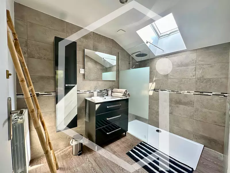 Maison, 168 m²