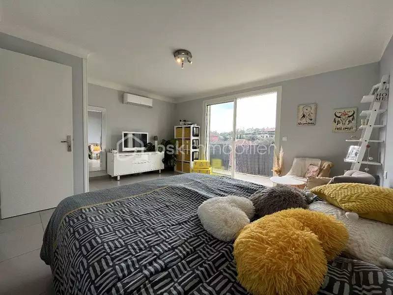 Maison, 231 m²