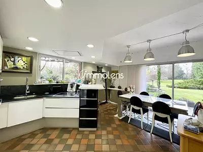 Maison, 319 m²