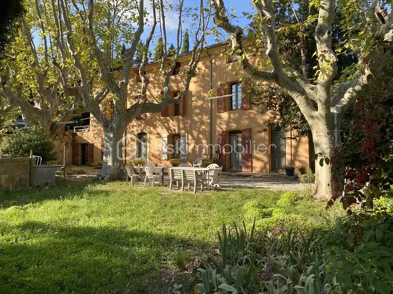 Maison, 389 m²