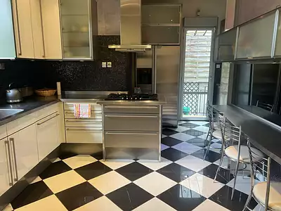 Maison, 250 m²