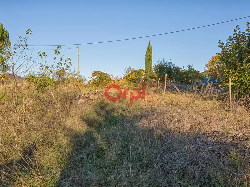 Terrain, 734 m²