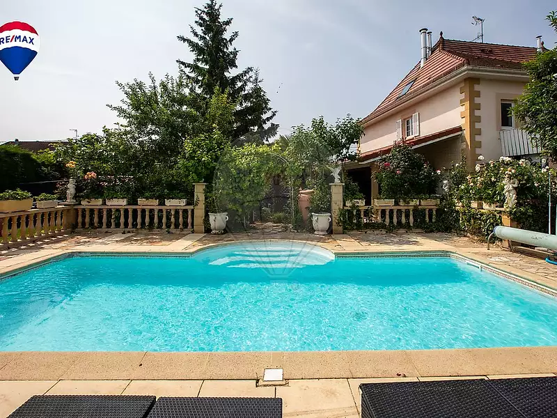 Maison, 306 m²
