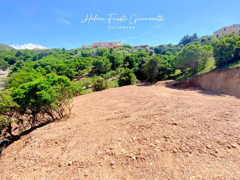 Terrain, 4 440 m²