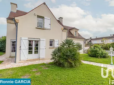 Maison, 176 m²