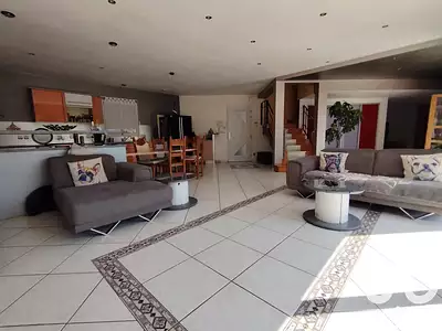 Maison, 237 m²