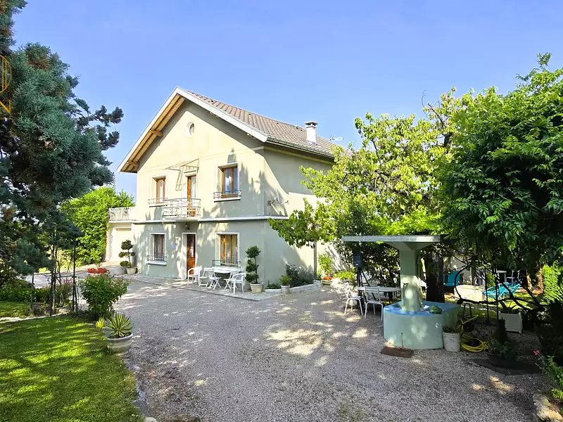 Maison, 180 m²