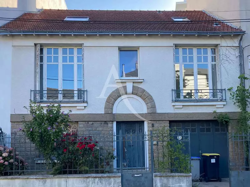 Vente maison 7 pièces 164 m² Nantes (44000) - Superimmo