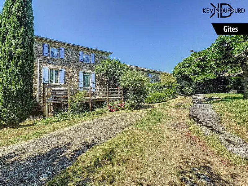 Maison, 1 000 m²