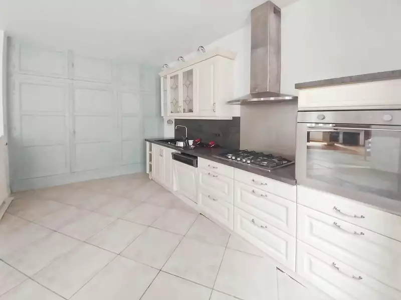 Maison, 320 m²