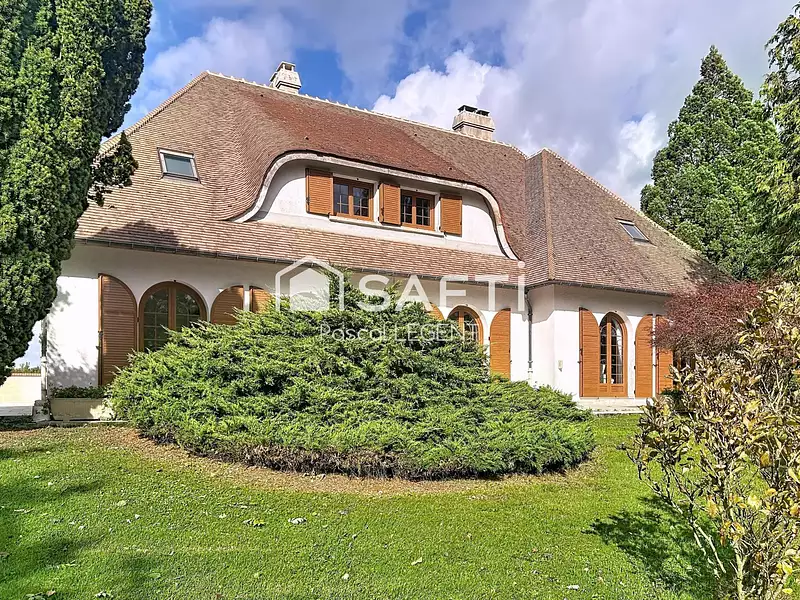 Maison, 317 m²
