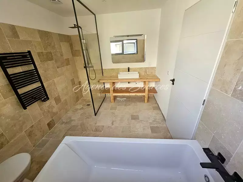 Maison, 176,58 m²