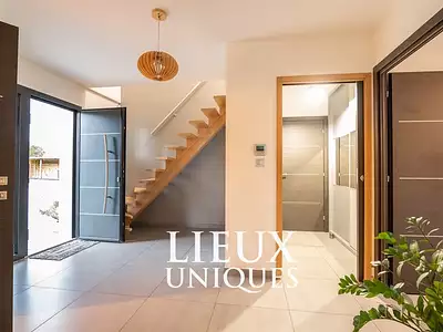 Maison, 218 m²