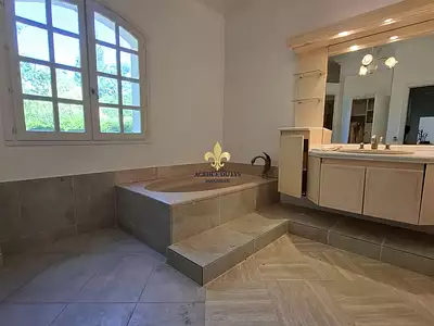 Maison, 225 m²