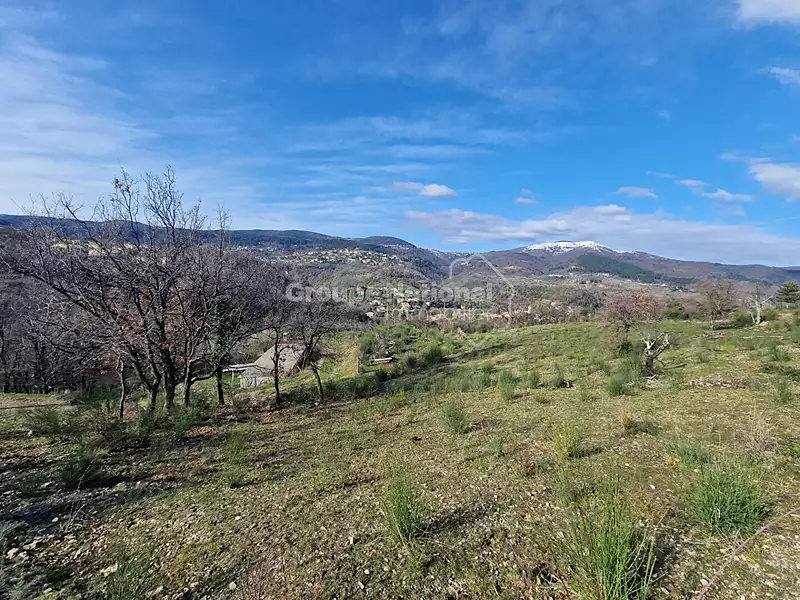 Terrain, 10 525 m²