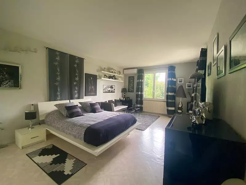 Maison, 215 m²