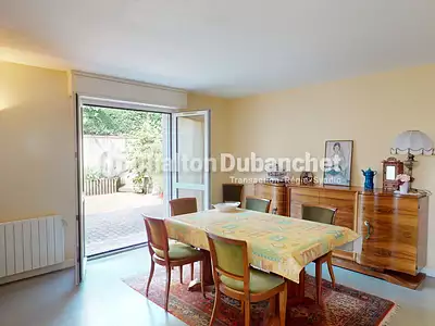 Maison, 242 m²
