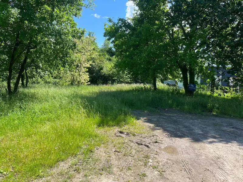 Terrain, 736 m²