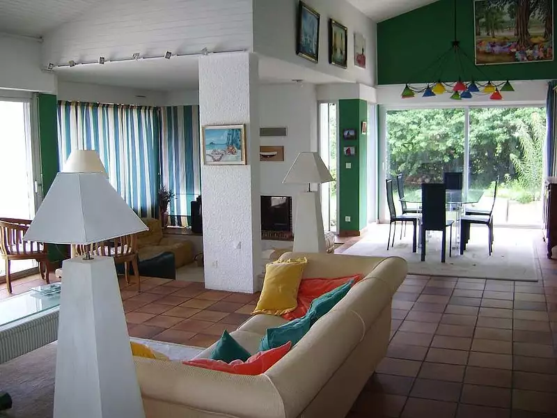 Divers, 251 m²