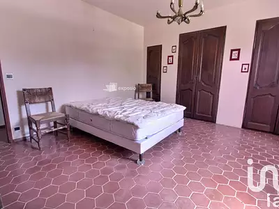 Maison, 242 m²
