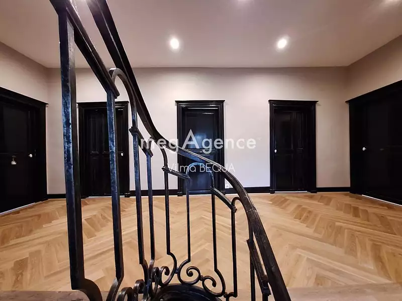 Maison, 285 m²