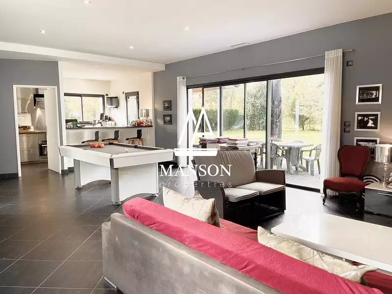 Maison, 240 m²