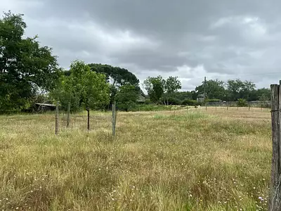 Terrain, 1 592 m²