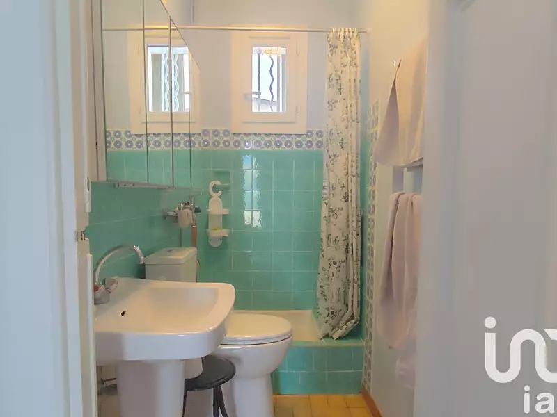 Immeuble, 120 m²