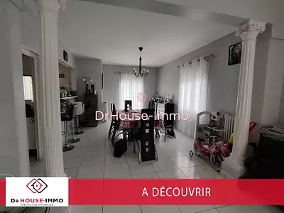 Maison, 240 m²