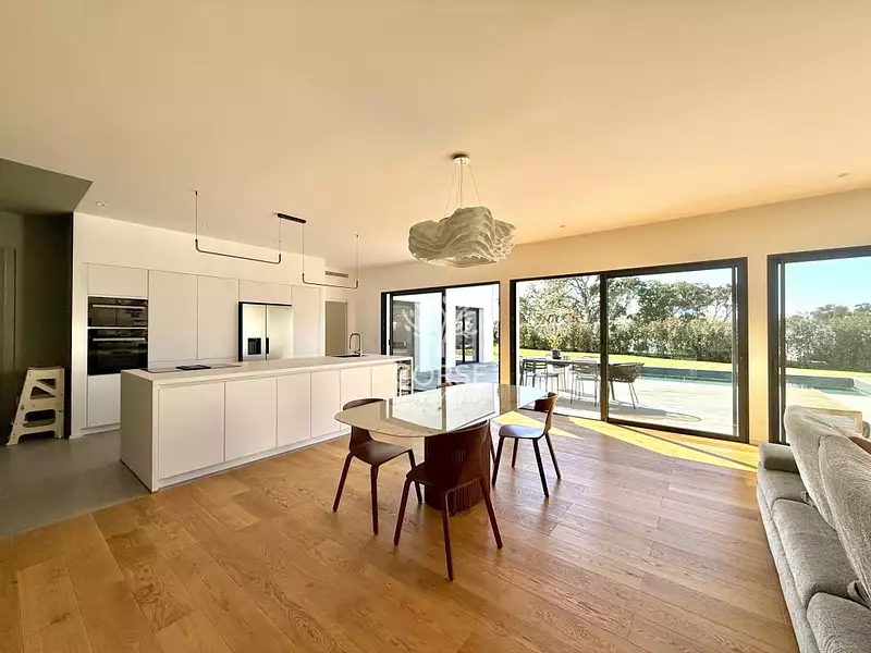 Maison, 164 m²