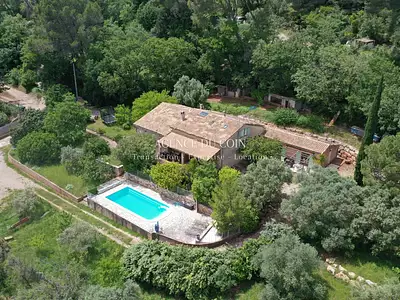 Maison, 250 m²