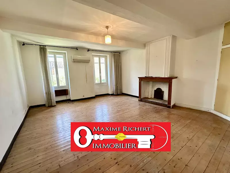 Maison, 196 m²