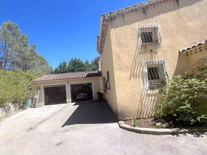Maison, 245 m²