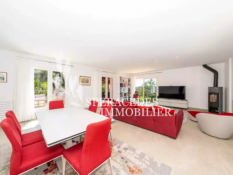 Maison, 248 m²