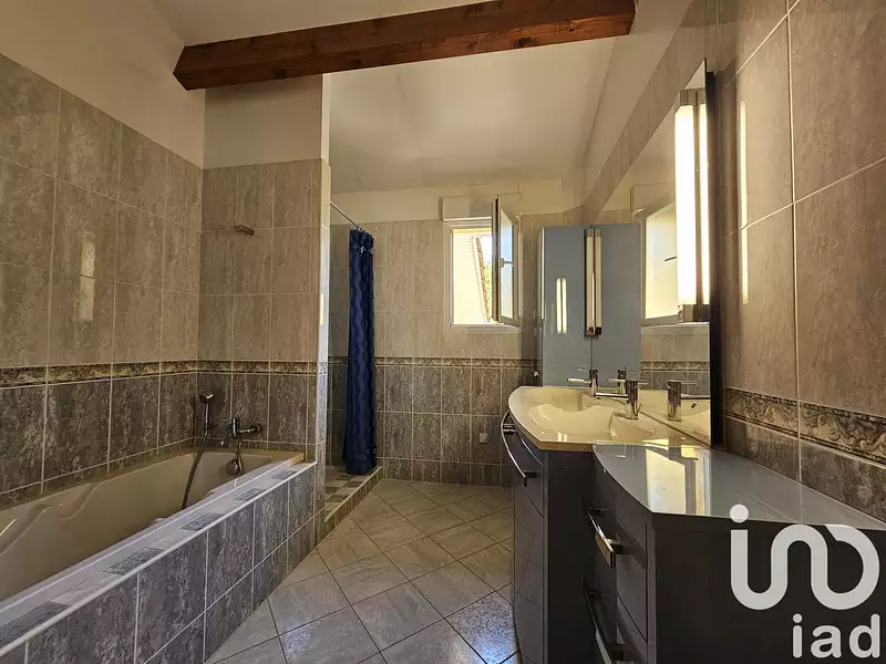 Maison, 196 m²