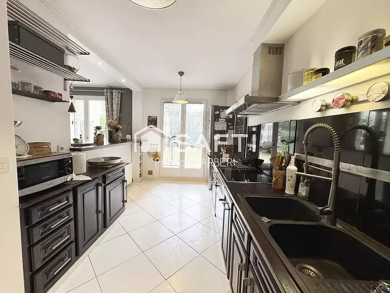 Maison, 254 m²