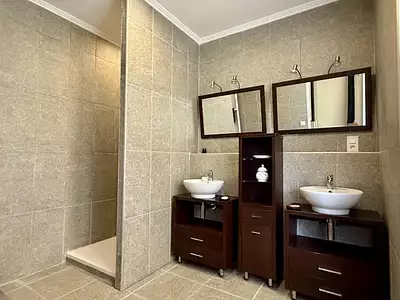 Maison, 782 m²