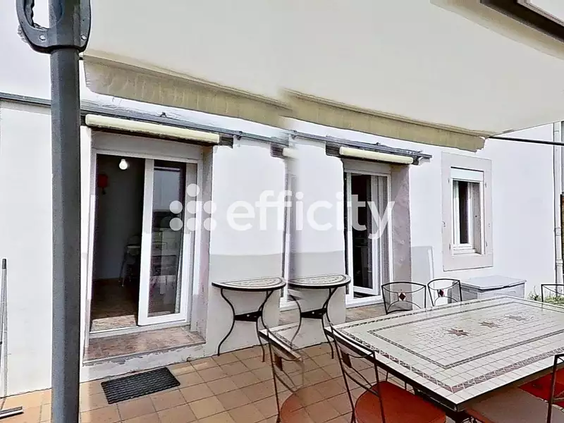 Maison, 245 m²