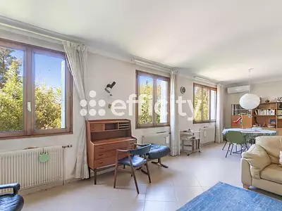 Maison, 196 m²