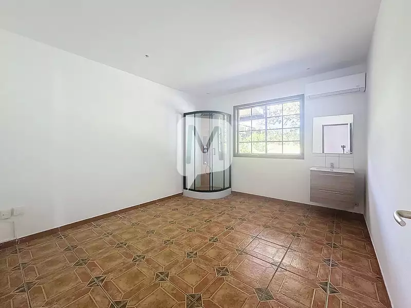 Maison, 244 m²