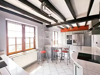 Maison, 196 m²