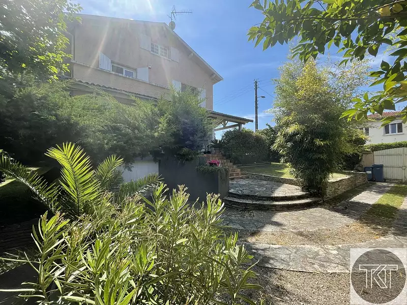 Maison, 246 m²