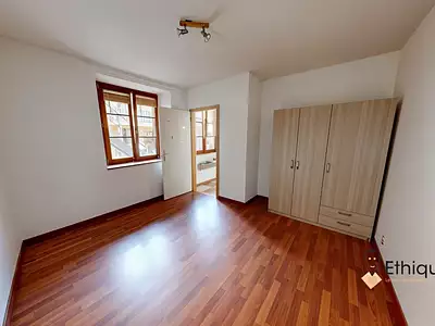 Immeuble, 220 m²