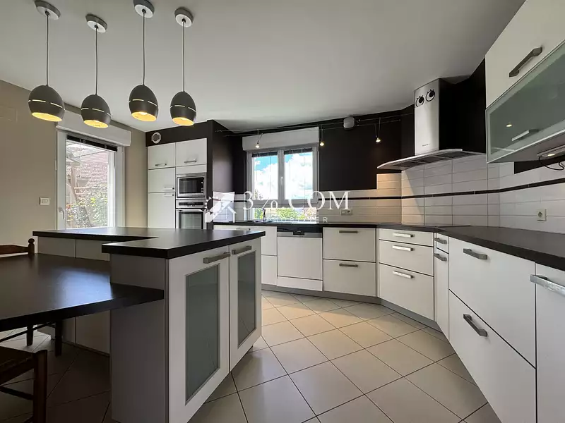 Maison, 166 m²