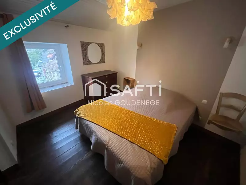 Immeuble, 180 m²