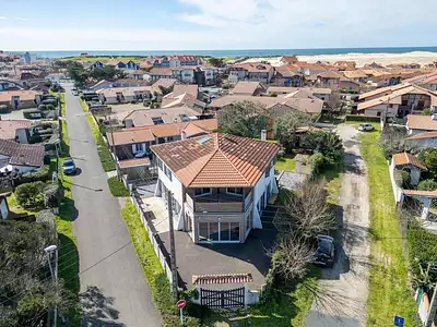 Maison, 230 m²