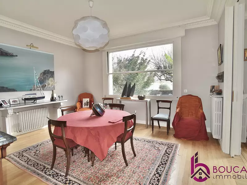 Maison, 248 m²