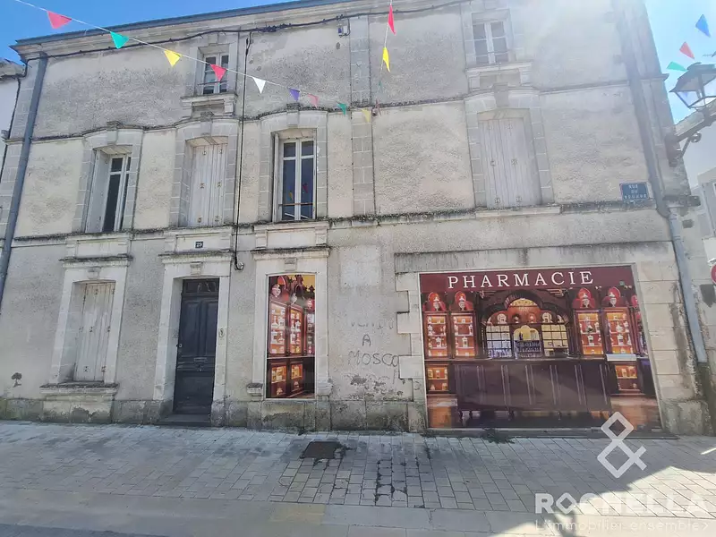 Maison, 240 m²